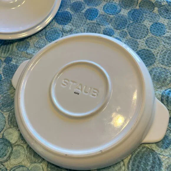 Staub Ceramic 8-inch Round Covered Brie Baker - White - Picture 5 of 5